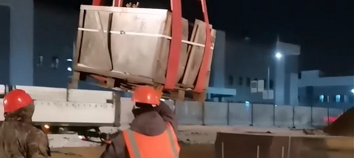 Доставляем унивилки клиенту на стройплощадку Фото доставки унивилки клиенту на стройку